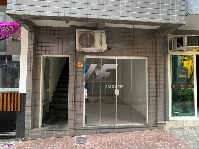 Locação em Condomínio Centro Comercial Alphaville - Barueri