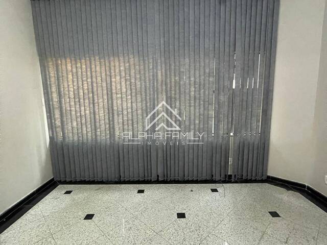 Locação em Condomínio Centro Comercial Alphaville - Barueri